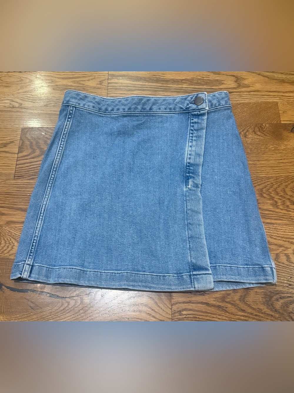 Theory. Denim Wrap Mini Skirt. Size 4.
